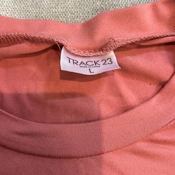 Women’s- Track 23 crop top - Picture 2 of 3
